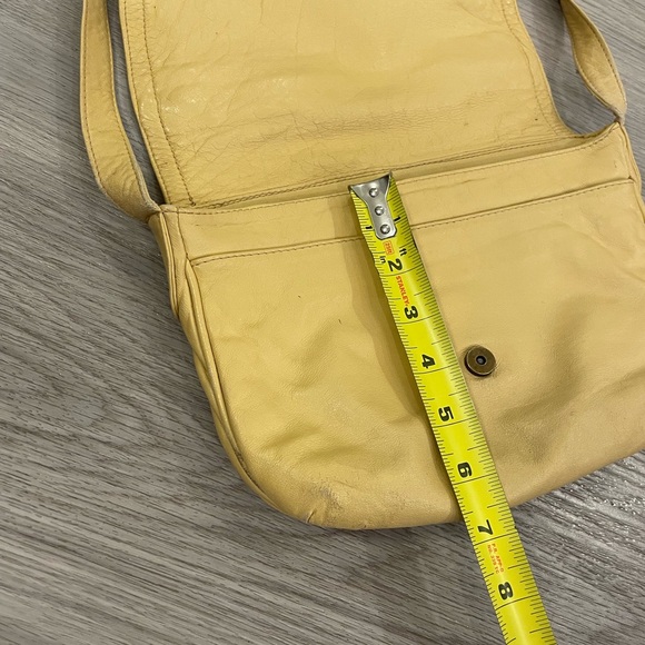 Arnold Churgin Yellow Genuine Leather Shoulder Bag Purse. - Picture 12 of 16